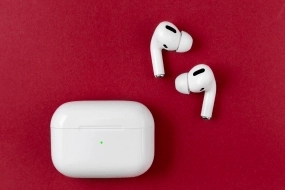 Air Pods Pro with Wireless Charging Case.